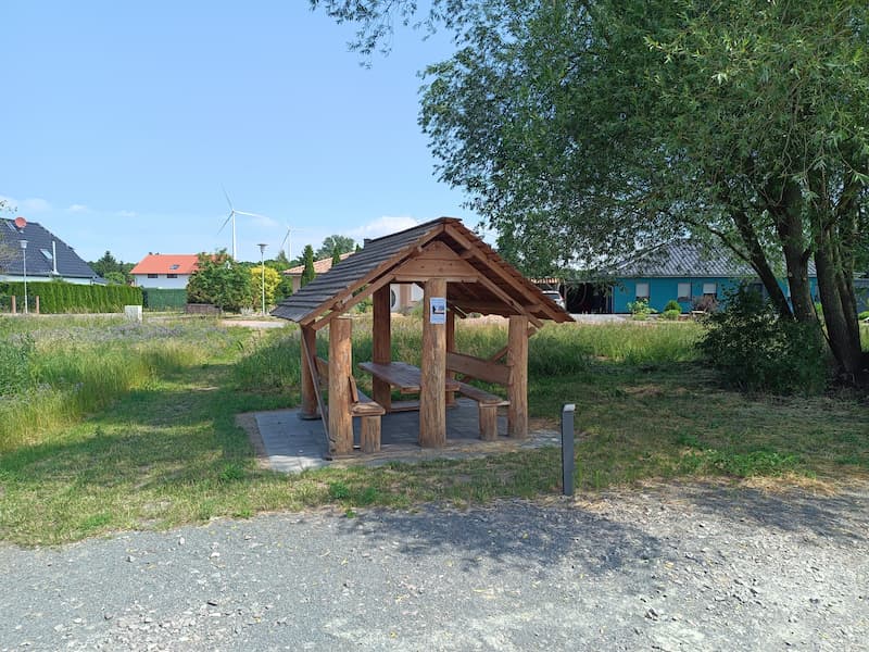 Überdachter Außensitzplatz
